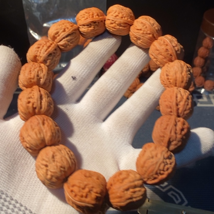 文玩核桃手串……50