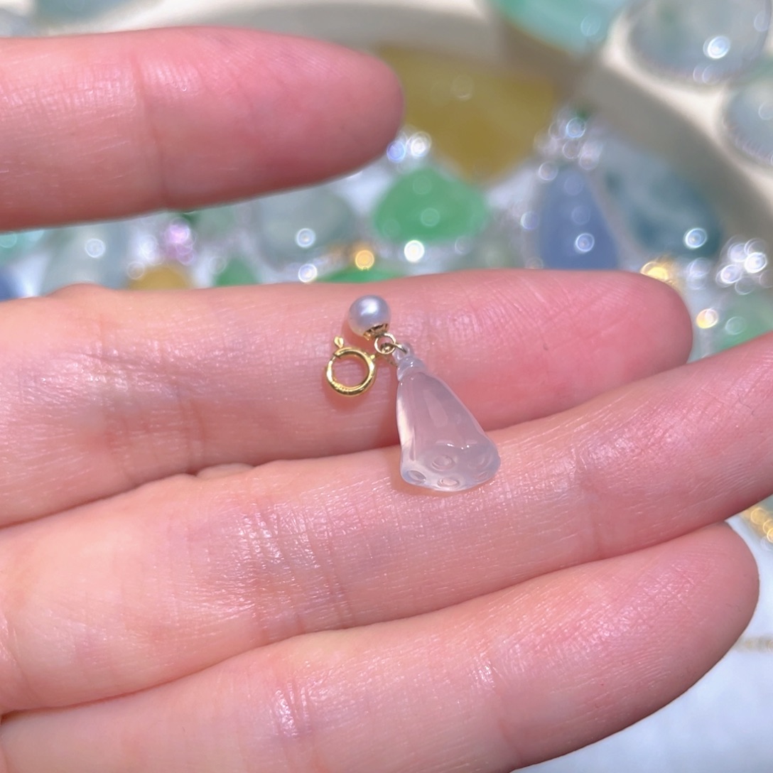 翡翠颈饰18K金镶嵌翡翠