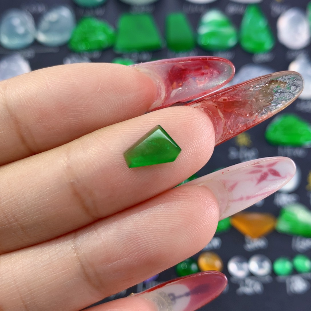 翡翠颈饰未镶嵌纯天然缅甸翡翠A货