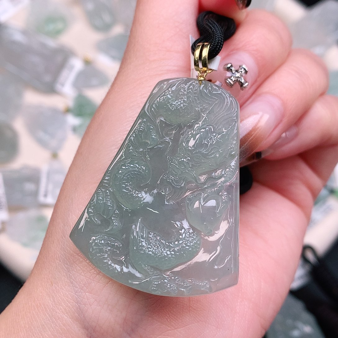 翡翠颈饰18K金镶嵌冰绿龙牌53、45、35、5.2