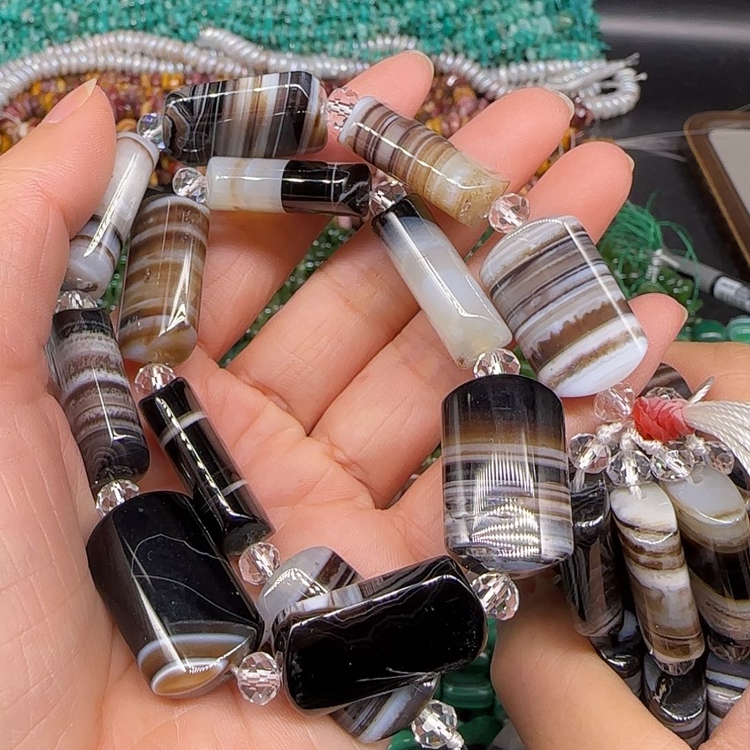 玛瑙/玉髓合金珠宝半成品缠丝玛瑙牌子16-25mm一条