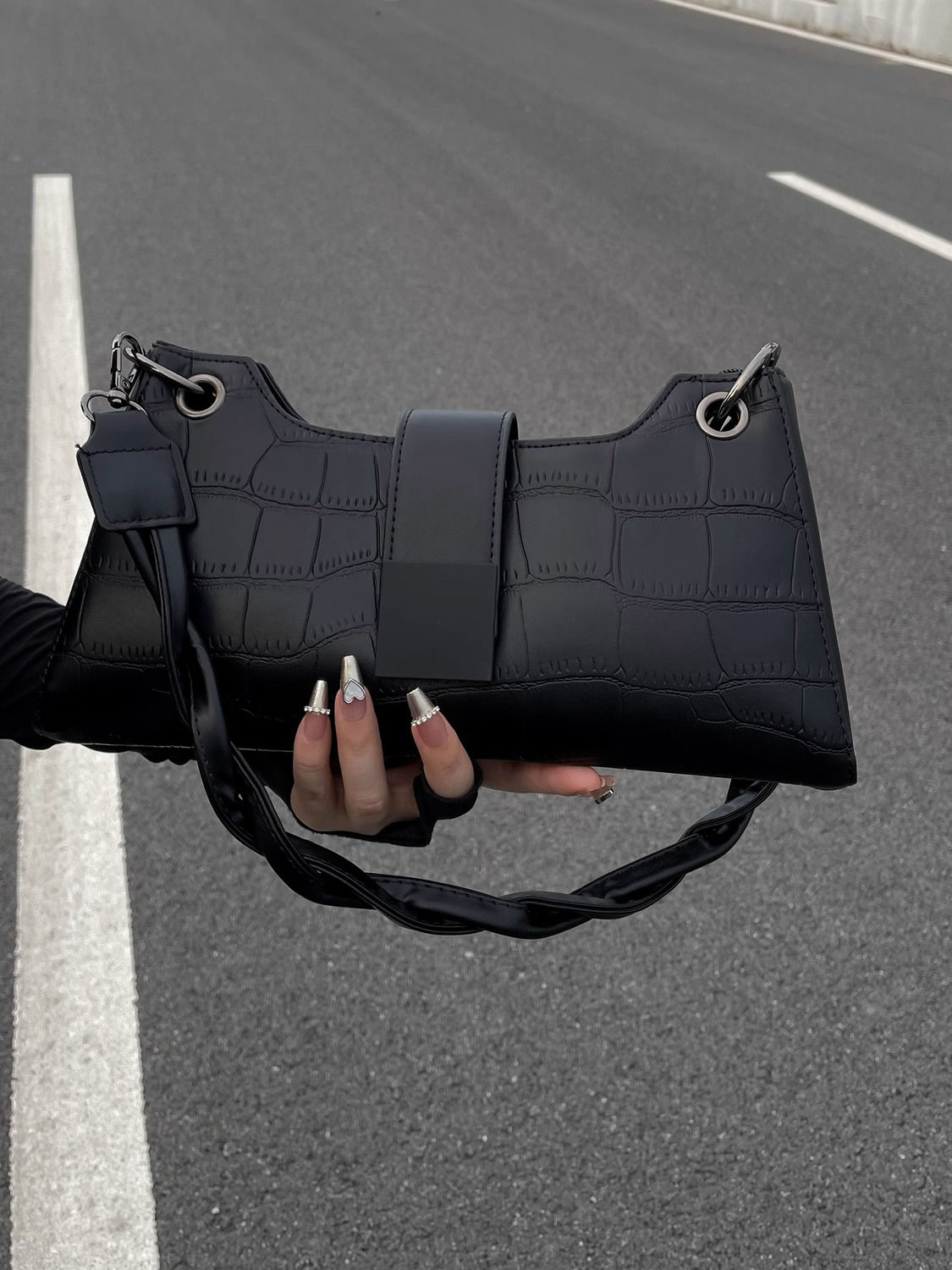 2025春夏季新款鳄鱼纹复古腋下包小众设计高级质感洋气单肩法棍包