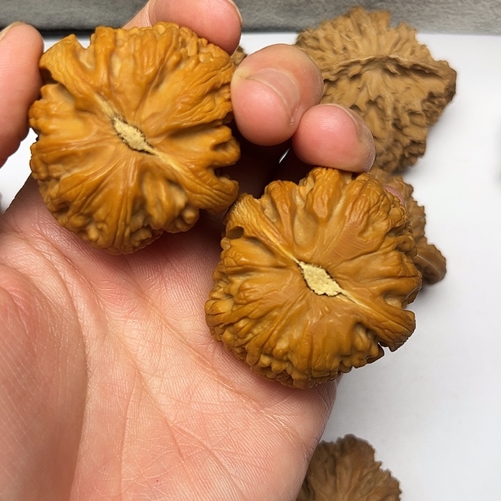 秦岭文玩核桃核桃