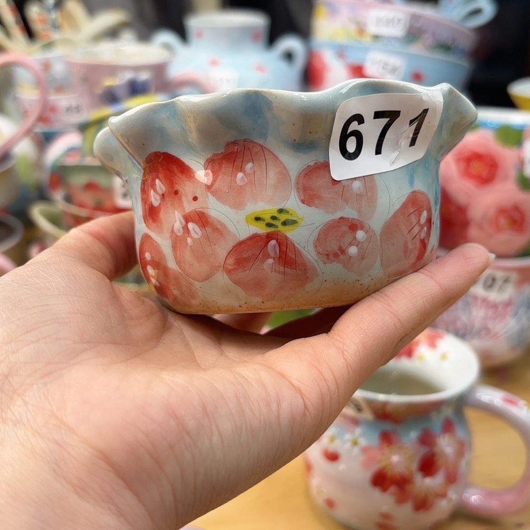 瓷片兔兔盖茨。兔兔