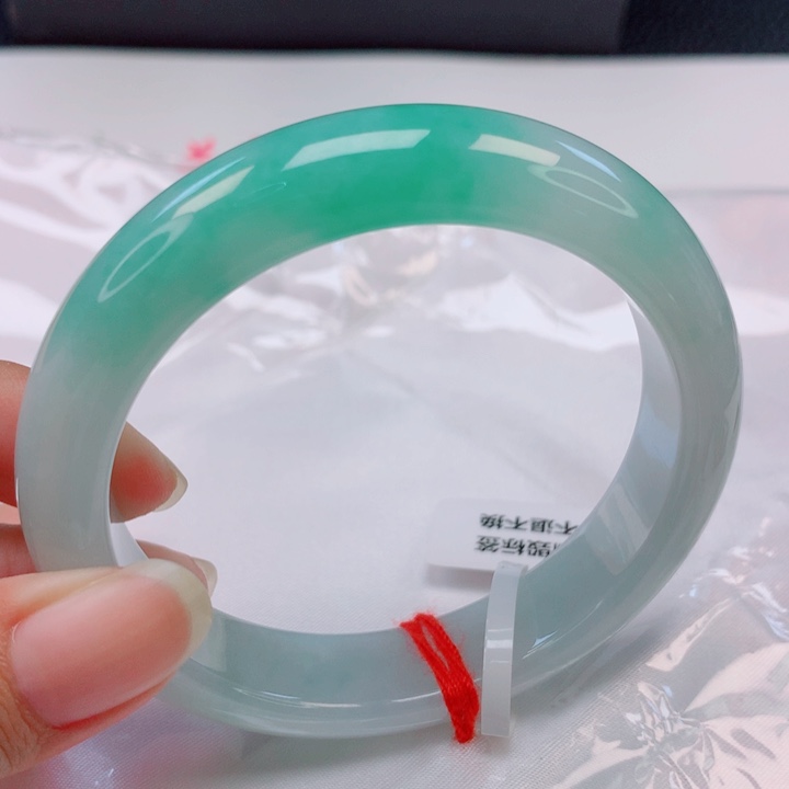 翡翠未镶嵌手镯57圈