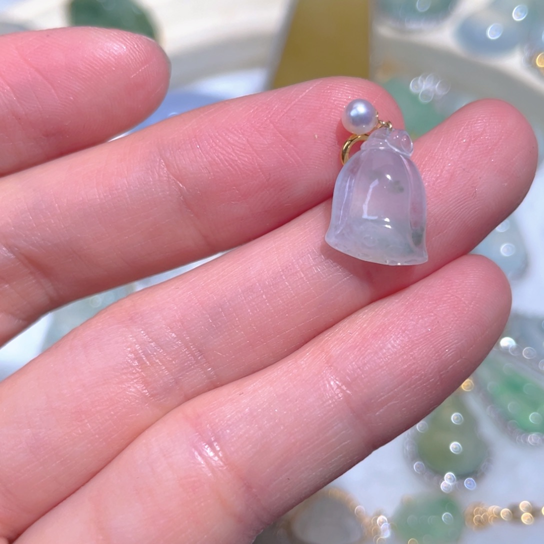 翡翠颈饰18K金镶嵌翡翠