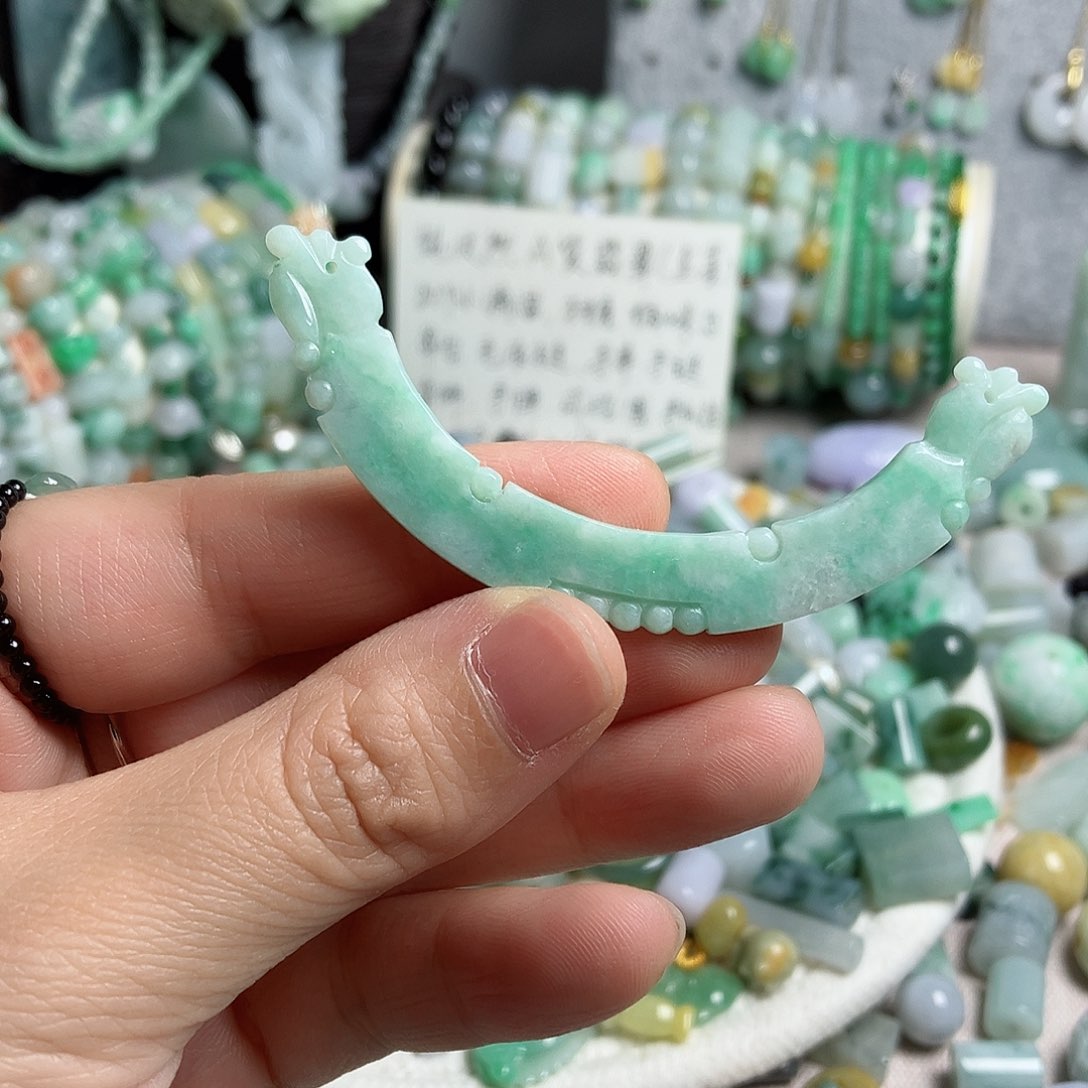 翡翠颈饰未镶嵌玉衡3