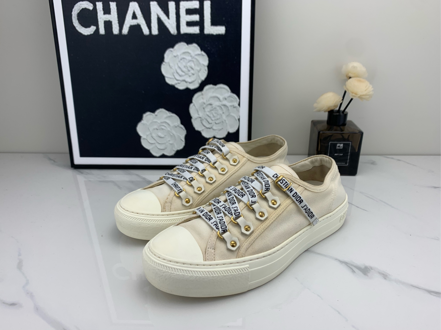 95新 DIOR/迪奥 Dior迪奥 纯白帆布鞋 38.5码/mg00060