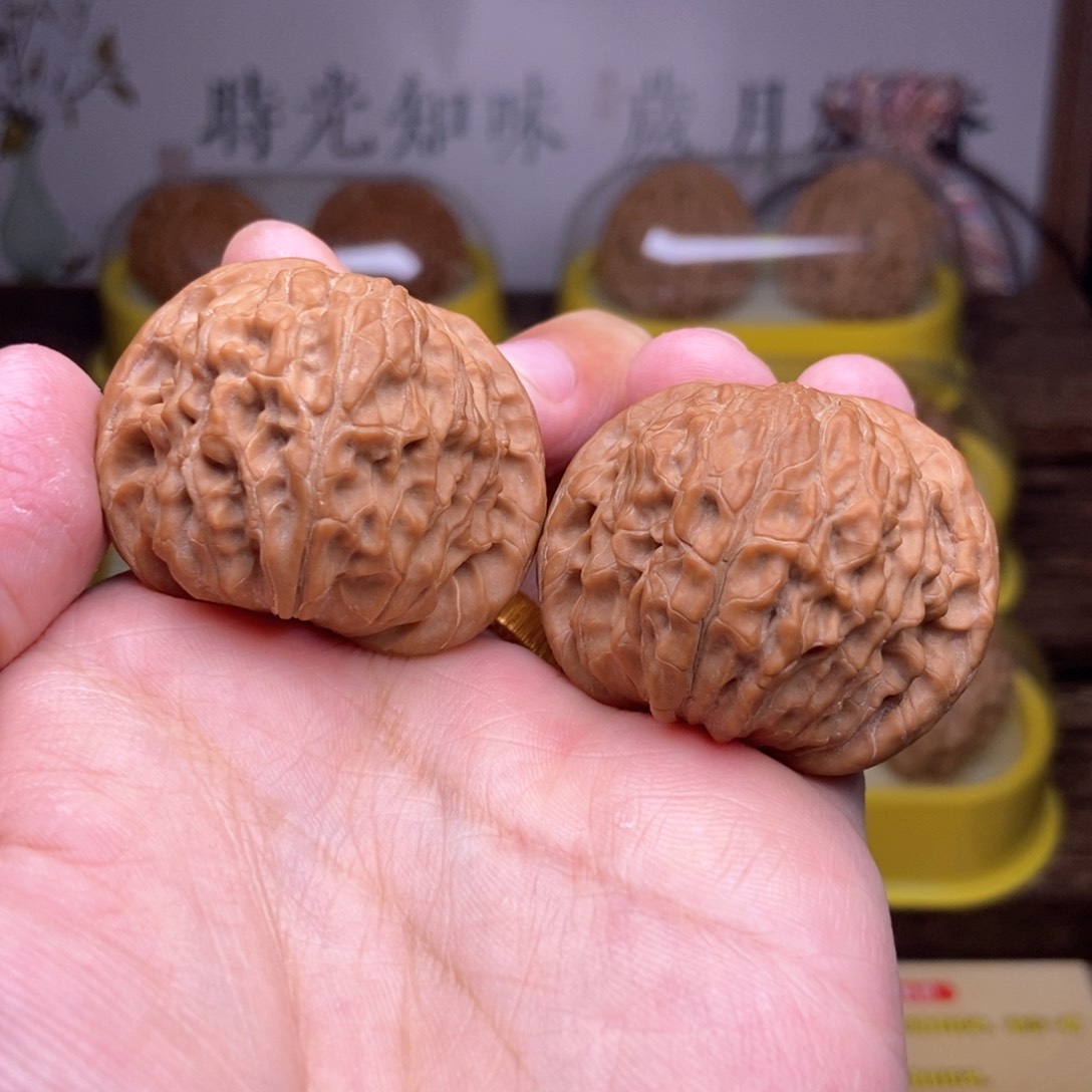 文玩核桃吊坠全品40尺磨盘红皮山地磨a1
