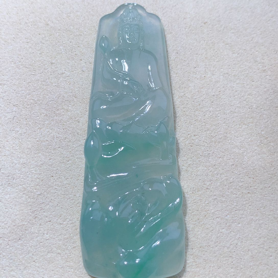 颈饰未镶嵌翡翠观音