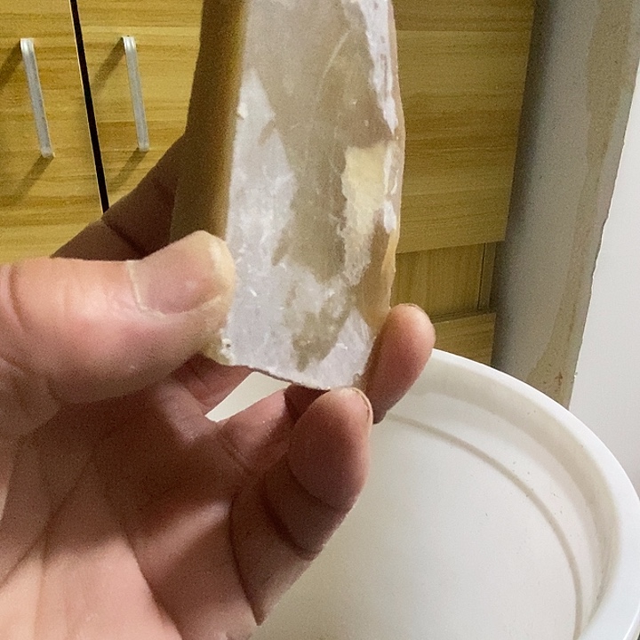 勿***恋蛇纹石玉未镶嵌摆件