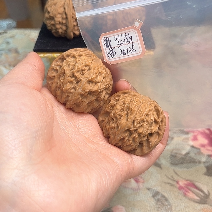 文玩核桃把件磨盘