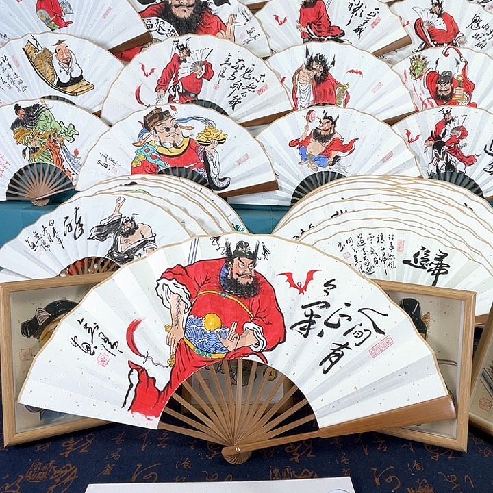 苁***蓉国画手绘折扇一把