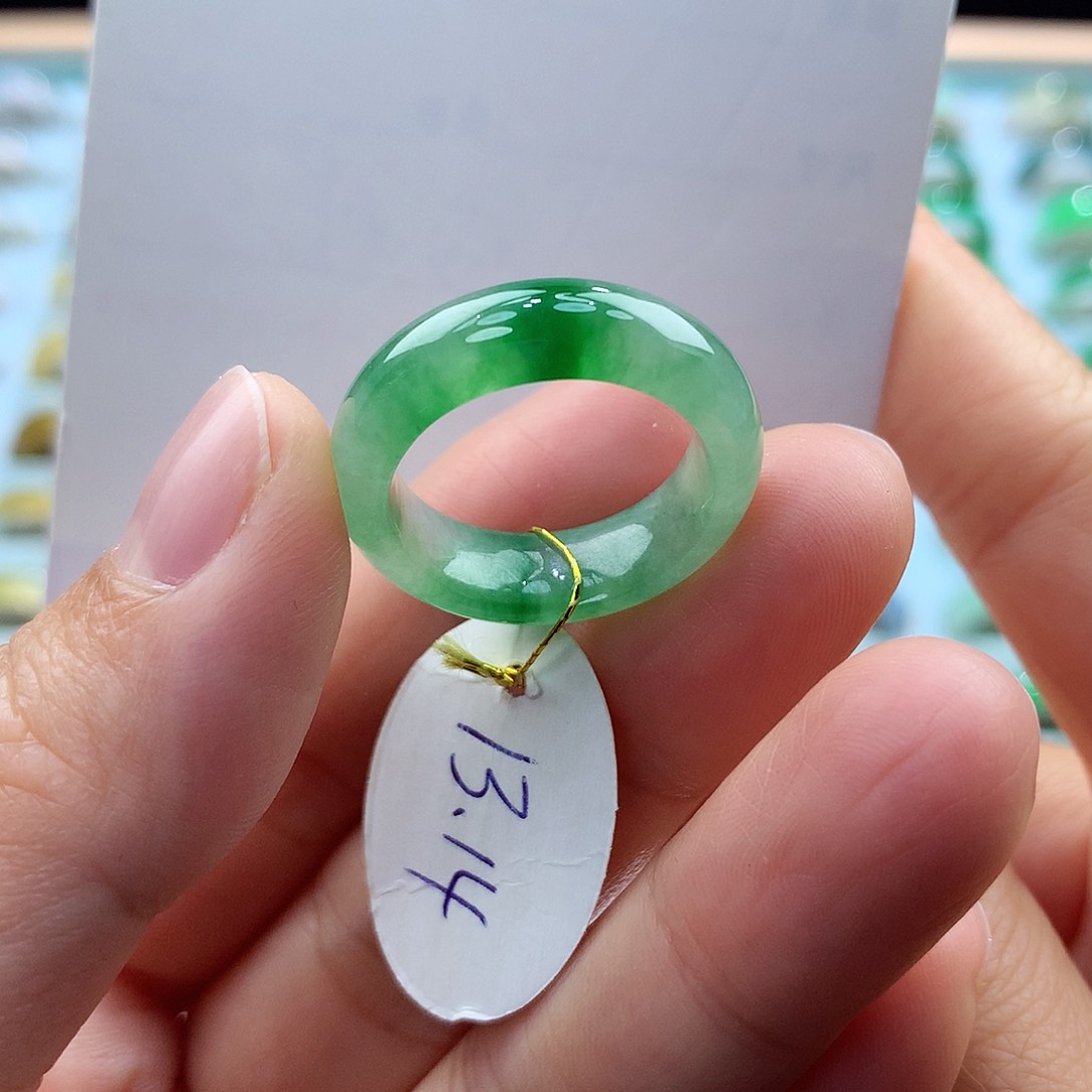 翡翠戒指未镶嵌1314圈