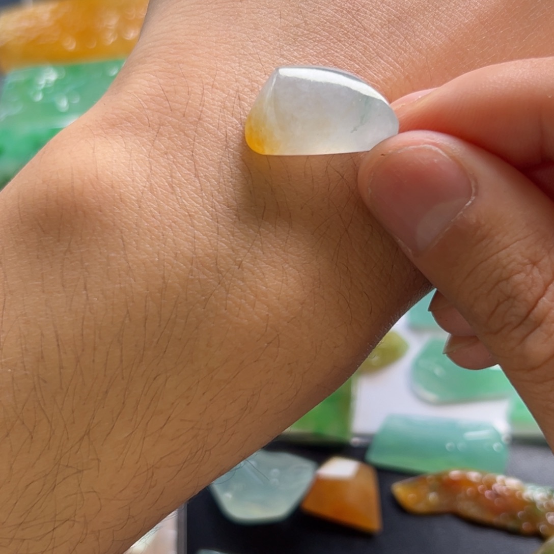 定制翡翠未镶嵌冰黄飘花水石珠