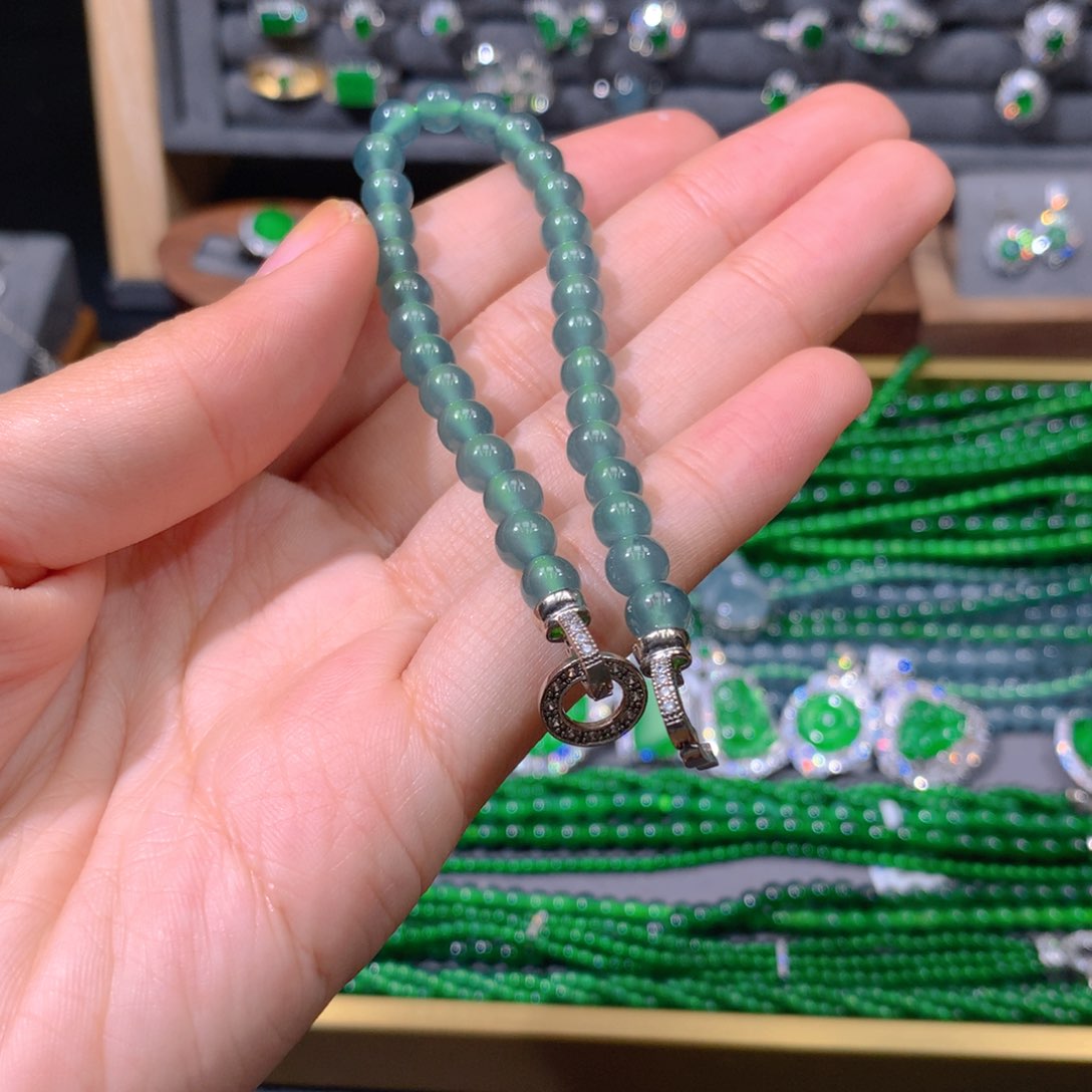 翡翠手链未镶嵌天然翡翠