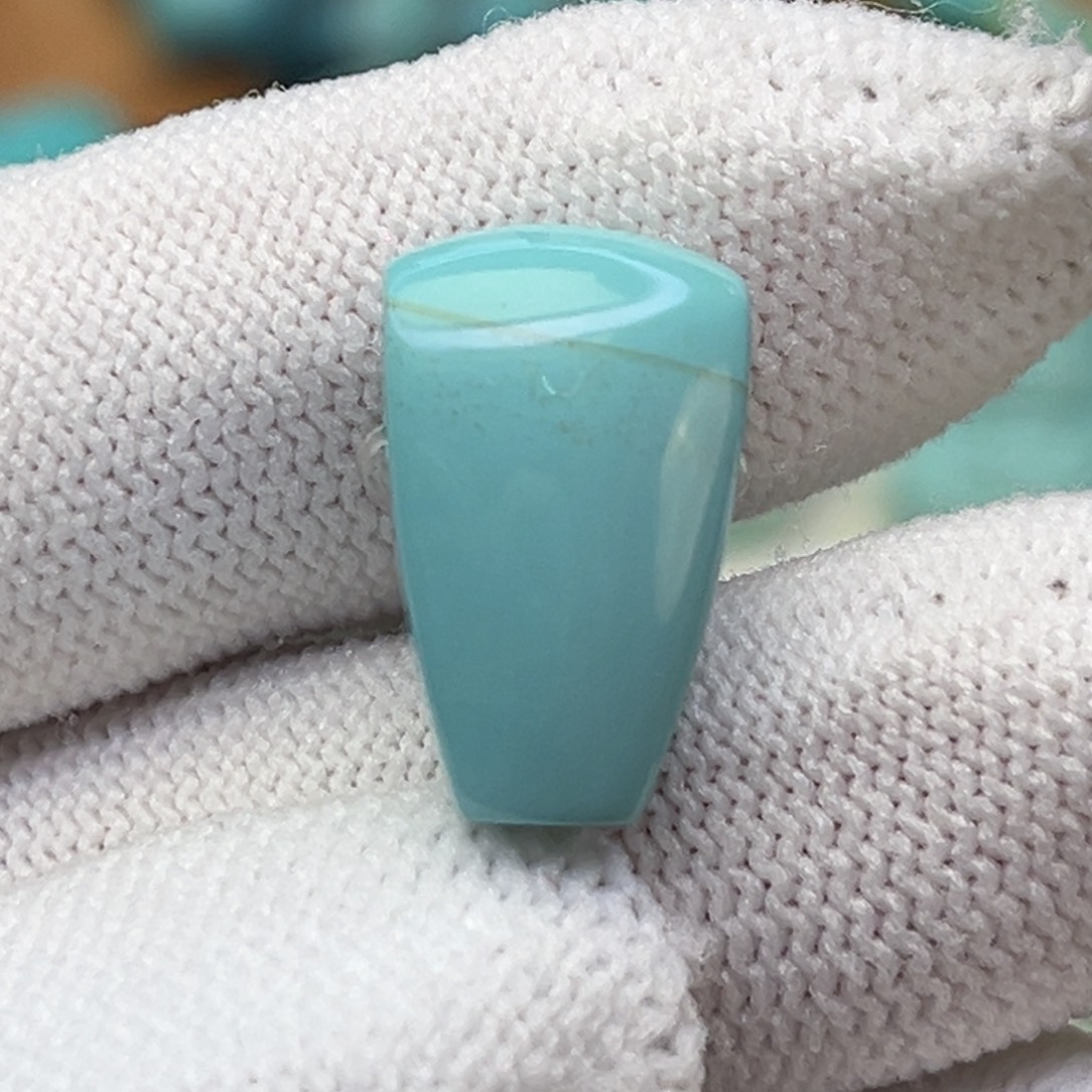 绿松石未镶嵌珠宝奇石水波一线天三通