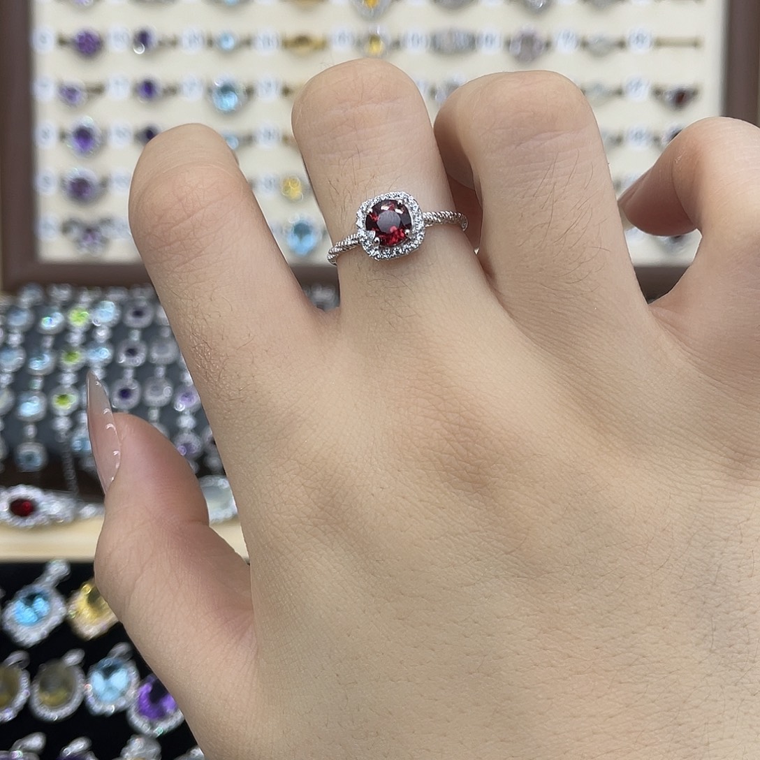 银S925镶嵌戒指石榴石