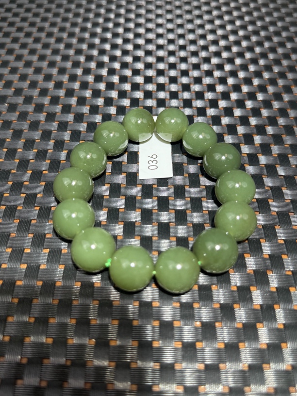 036新疆若羌青黄口16mm和田玉手串