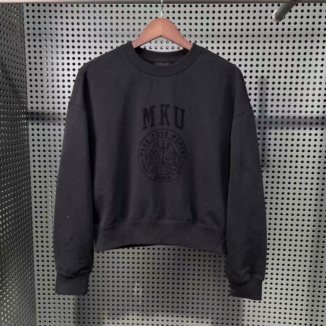 MM 韩系女款黑色百搭字母印花圆领长袖卫衣 MHIBH87600 87600