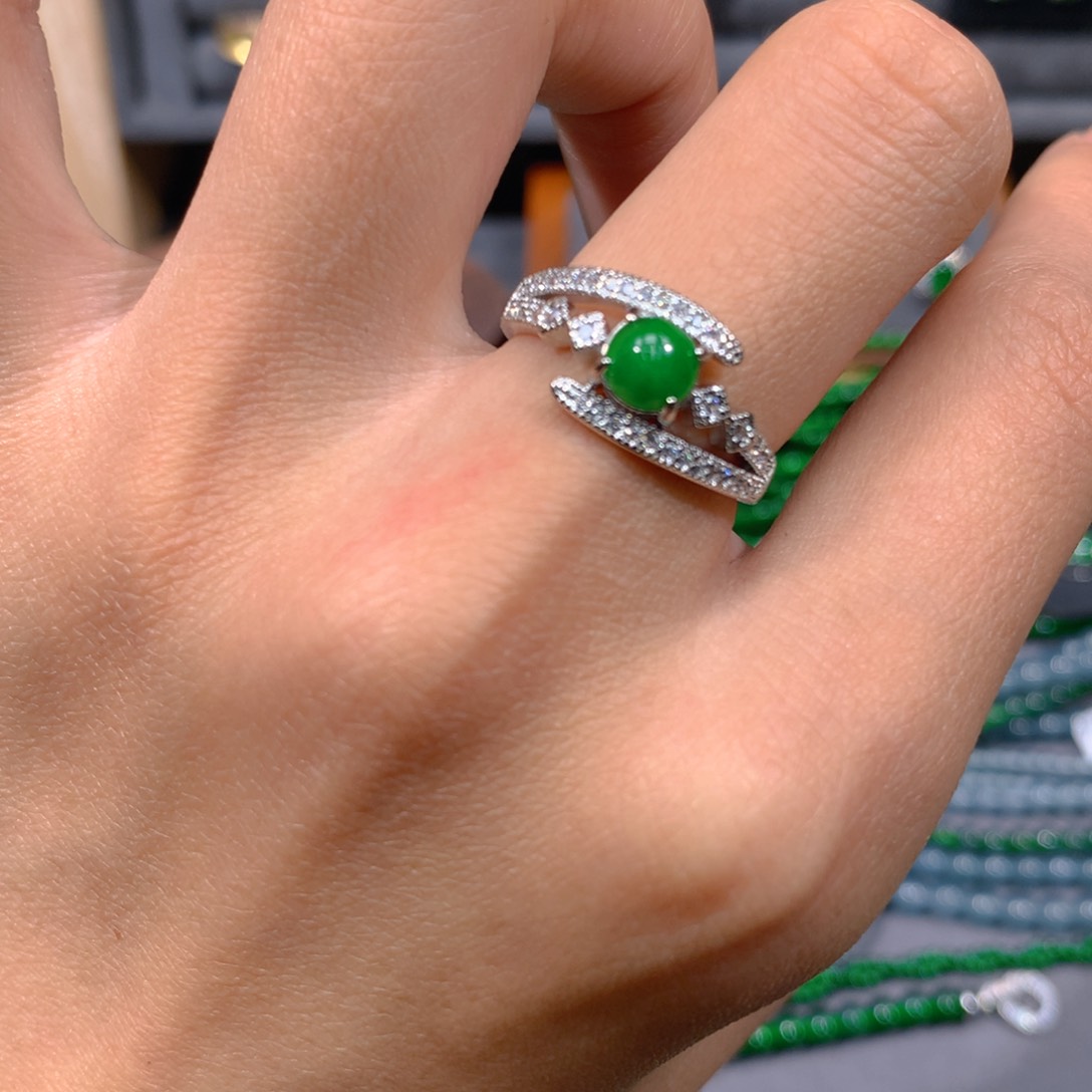 翡翠手链未镶嵌天然翡翠