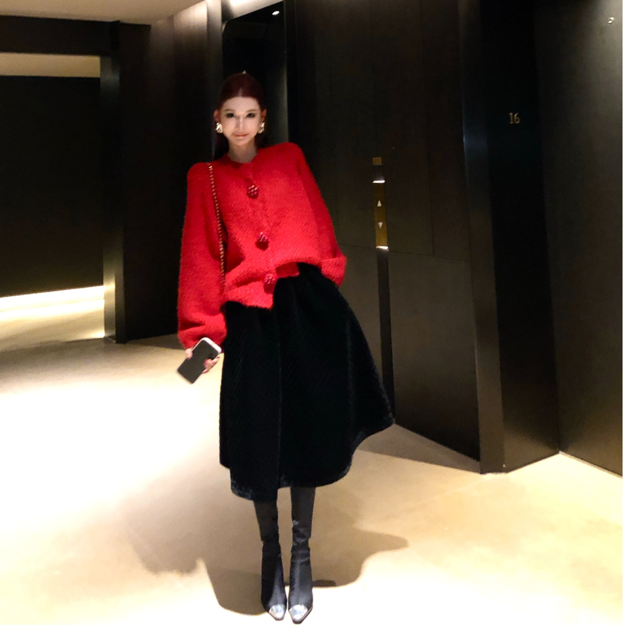 婉君Y【奥黛丽赫本裙】高级感A字廓形小香丝绒半身裙LWJ25D4Q4239