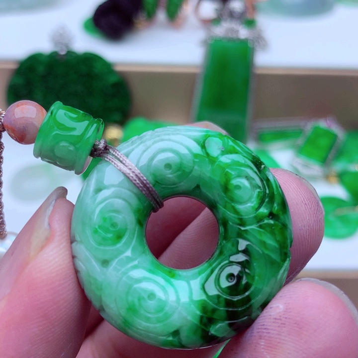 翡翠未镶嵌吊坠(不含链)