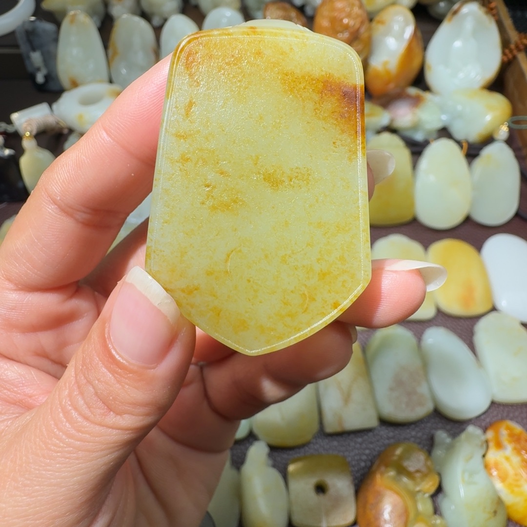 和田玉未镶嵌吊坠(不含链)