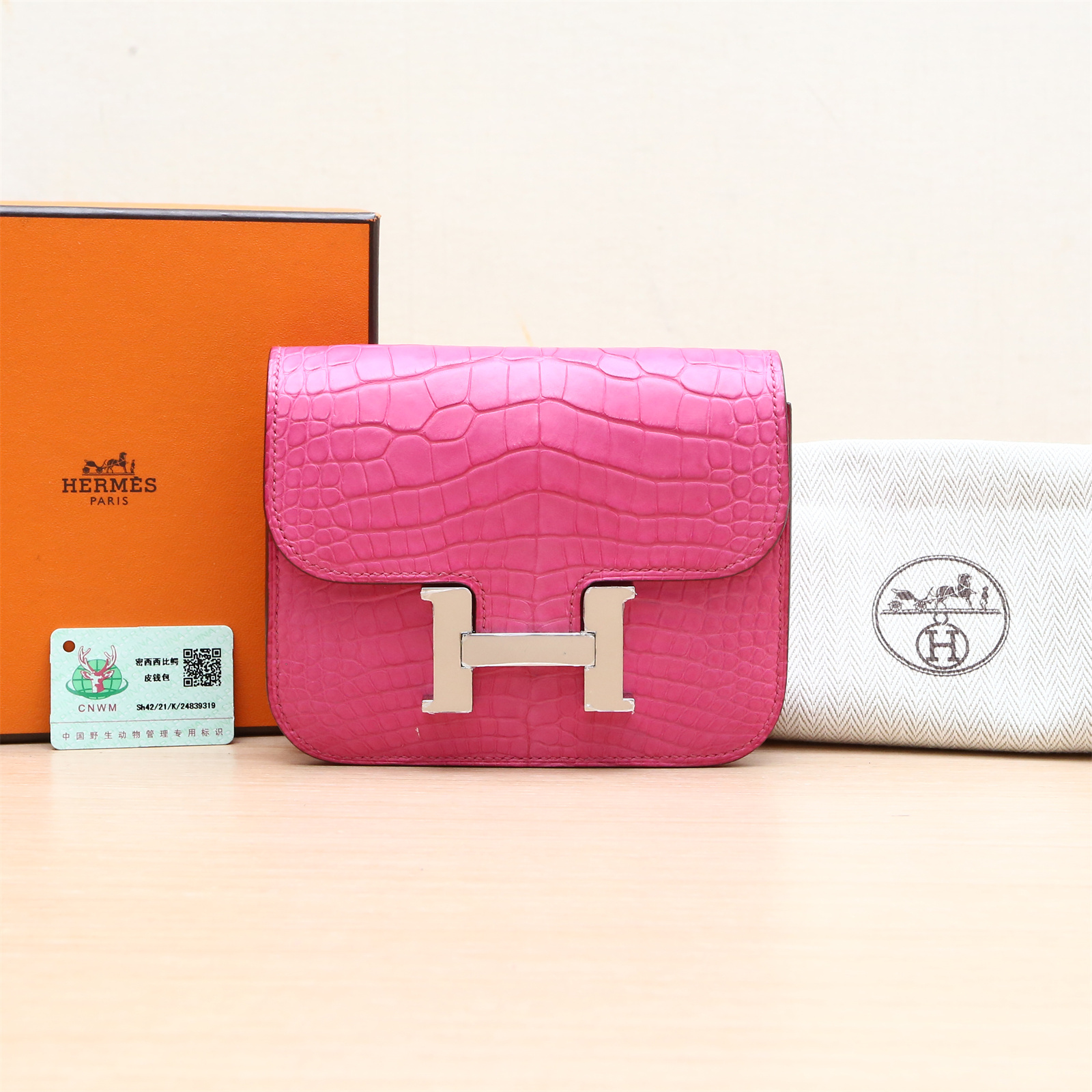 99新 Hermes/爱马仕 【小花Han】 康康 Slim 玉兰粉鳄鳄Z刻银扣包
