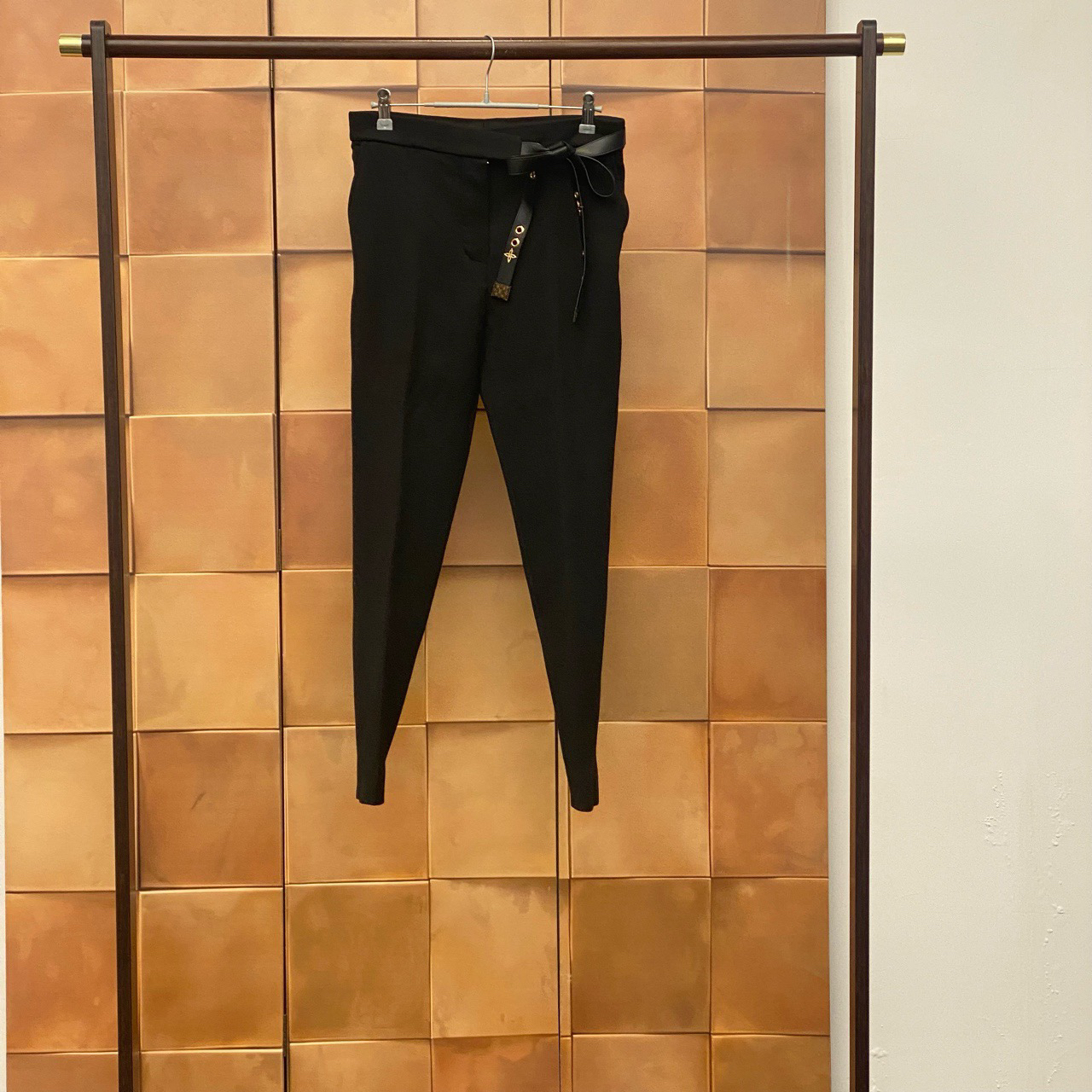 Louis Vuitton lv黑色三花皮飘带西裤/34码/99新无领标/29314