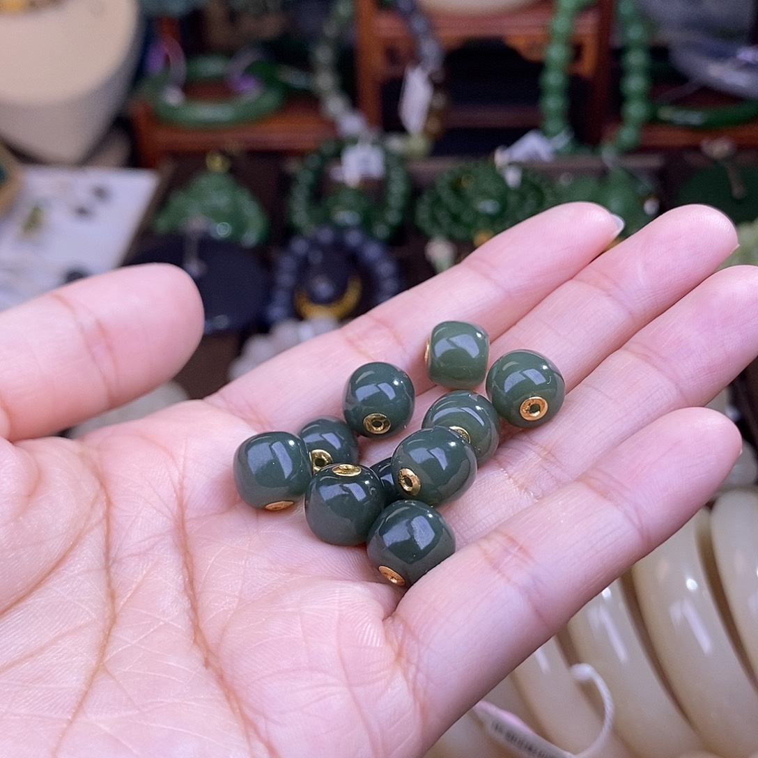 和田玉多样性发一 18.K金且末蓝路路通未镶嵌