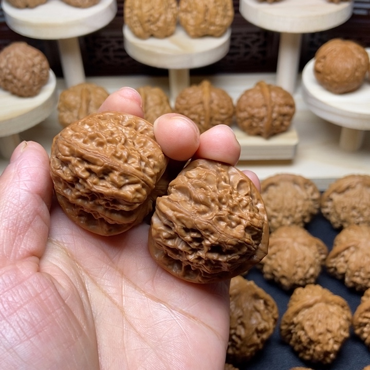 文玩核桃把件39金麒麟