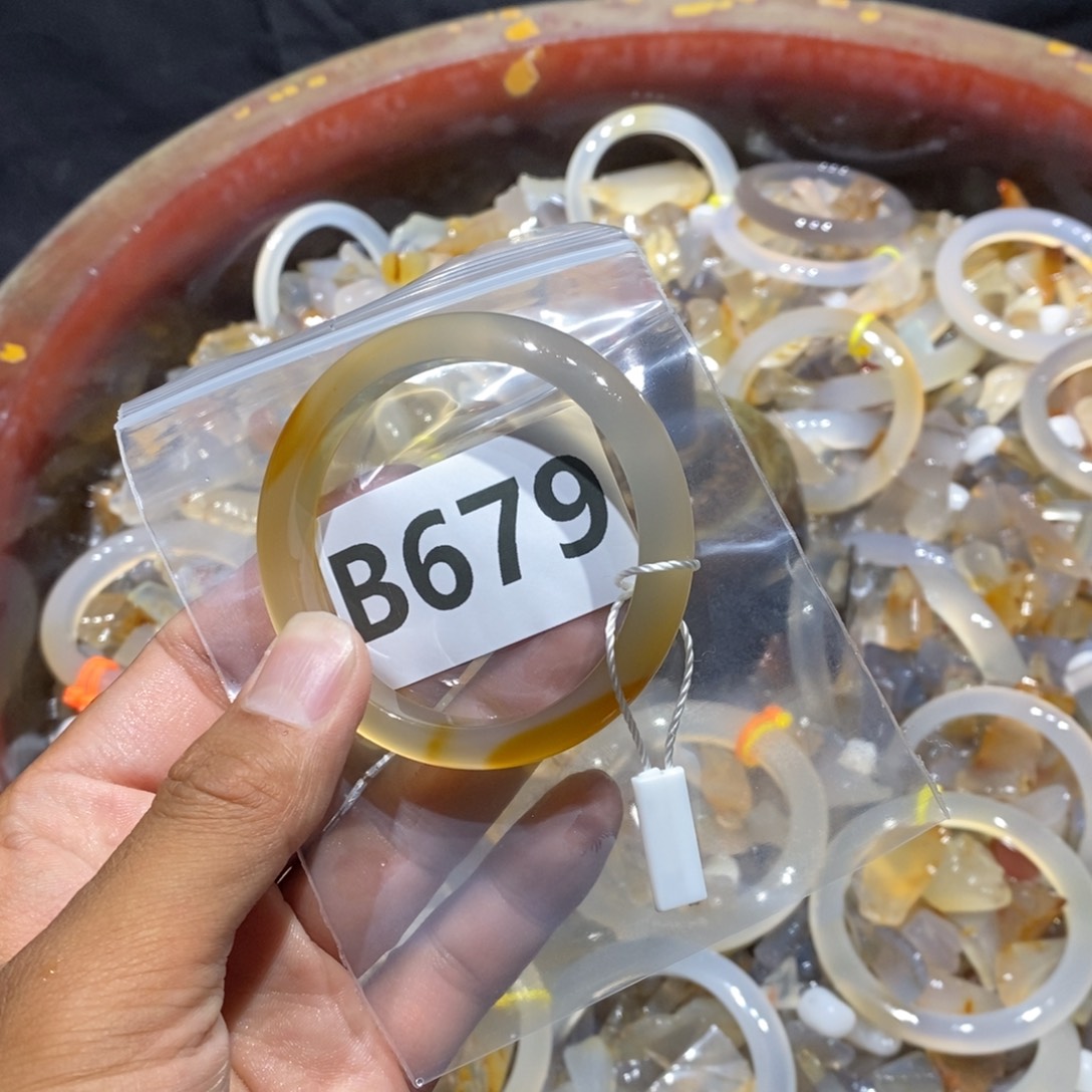 S***g玛瑙/玉髓未镶嵌手镯