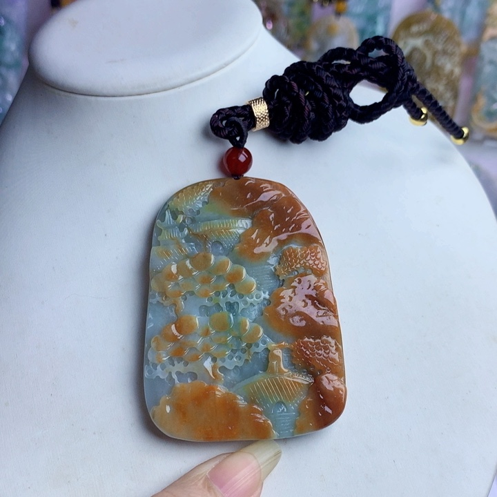 颈饰未镶嵌翡翠山水