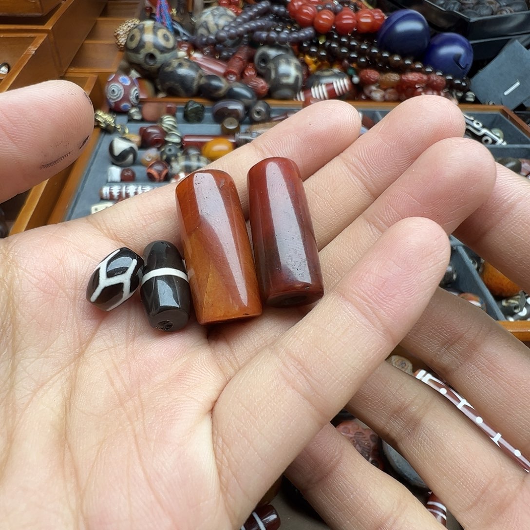 多***乐玛瑙/玉髓未镶嵌珠宝半成品