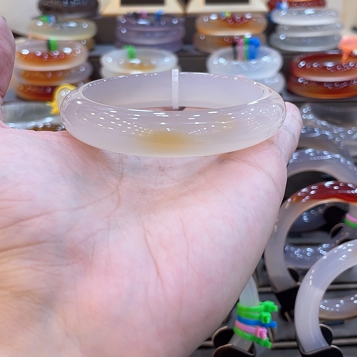 玛瑙/玉髓手镯未镶嵌