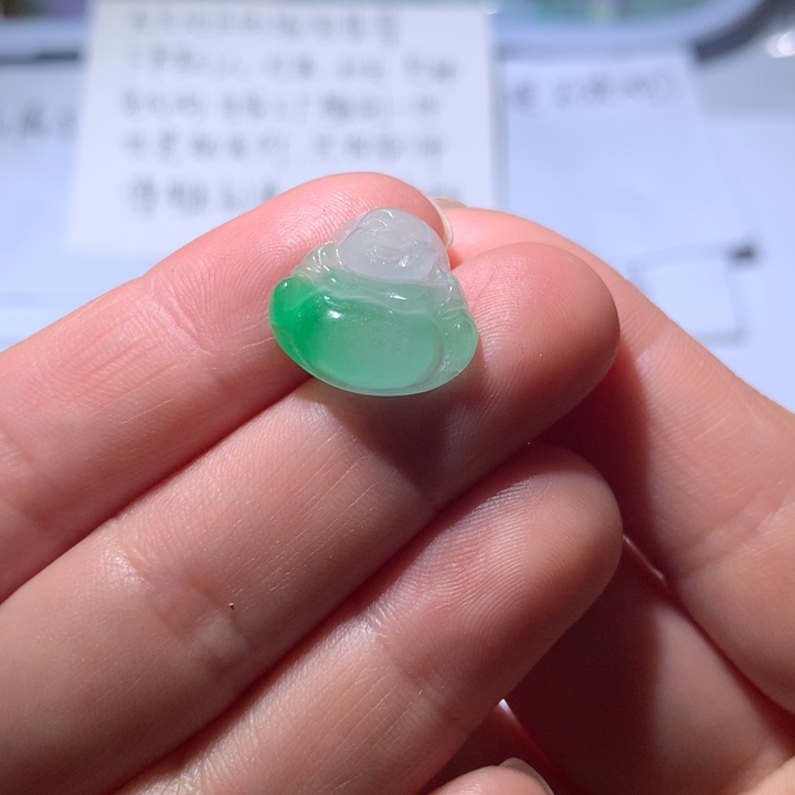 荷***韵翡翠未镶嵌颈饰佛