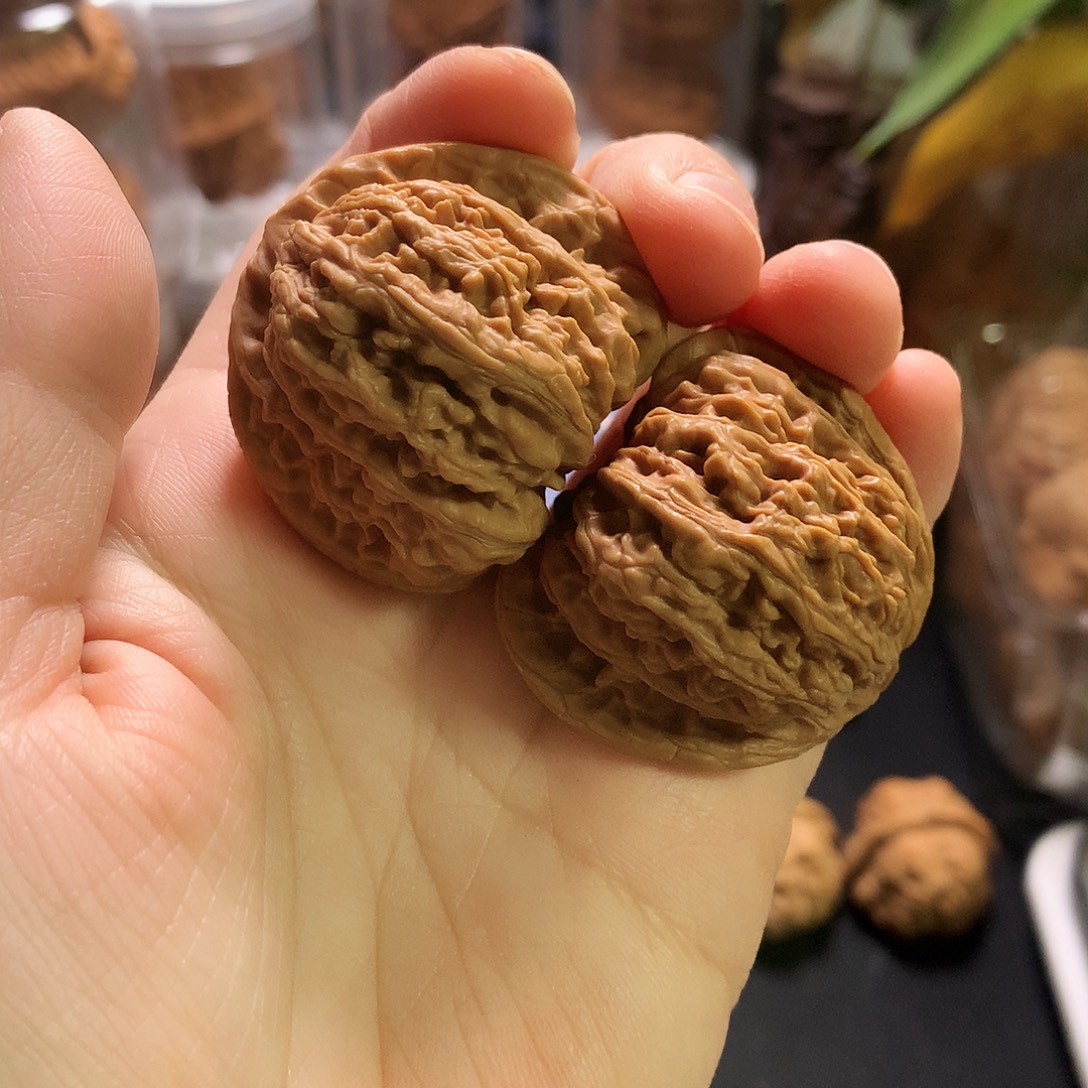 文玩核桃把件密纹40