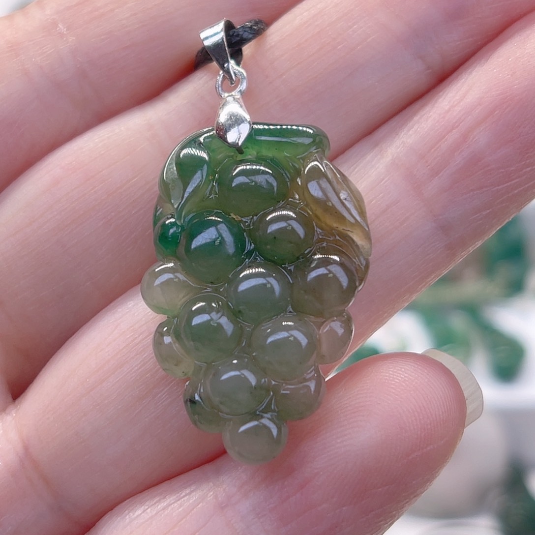 独山玉颈饰未镶嵌