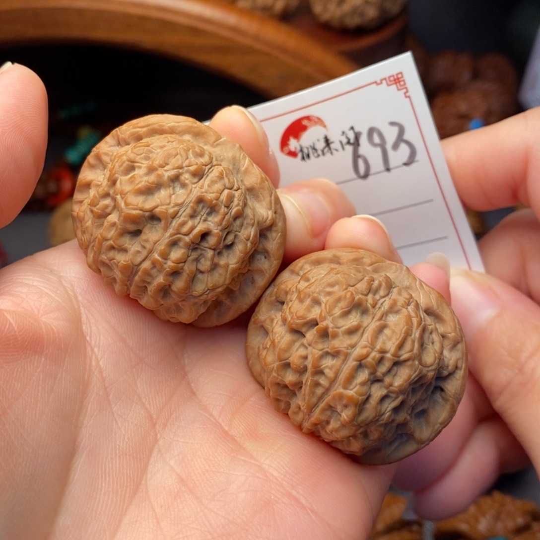 把件文玩核桃小*儿693号38血麒麟