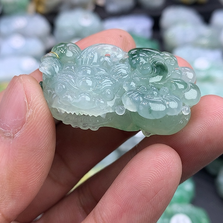 翡翠未镶嵌颈饰天然缅甸翡翠貔貅吊坠