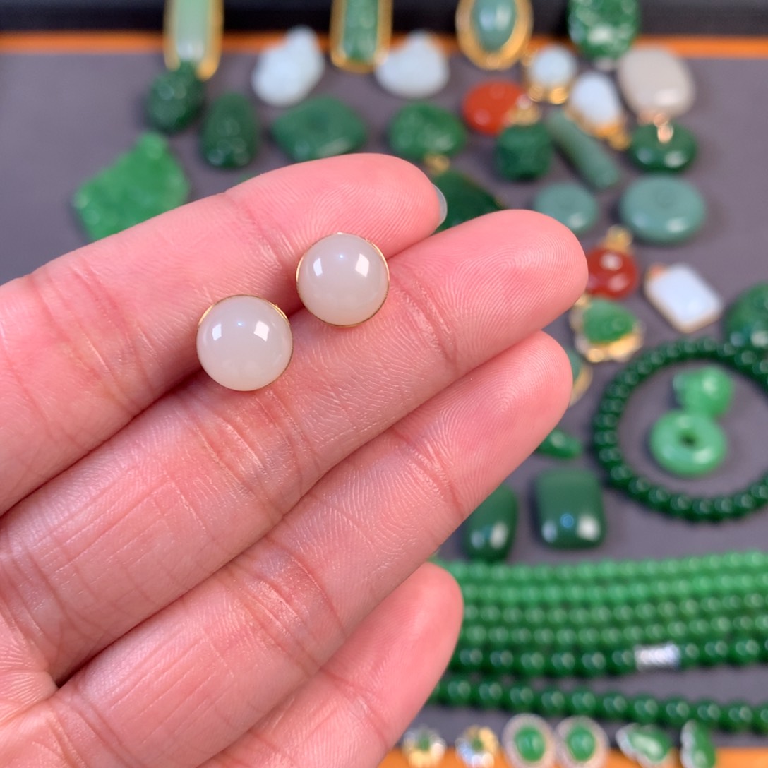 和田玉颈饰18K金镶嵌