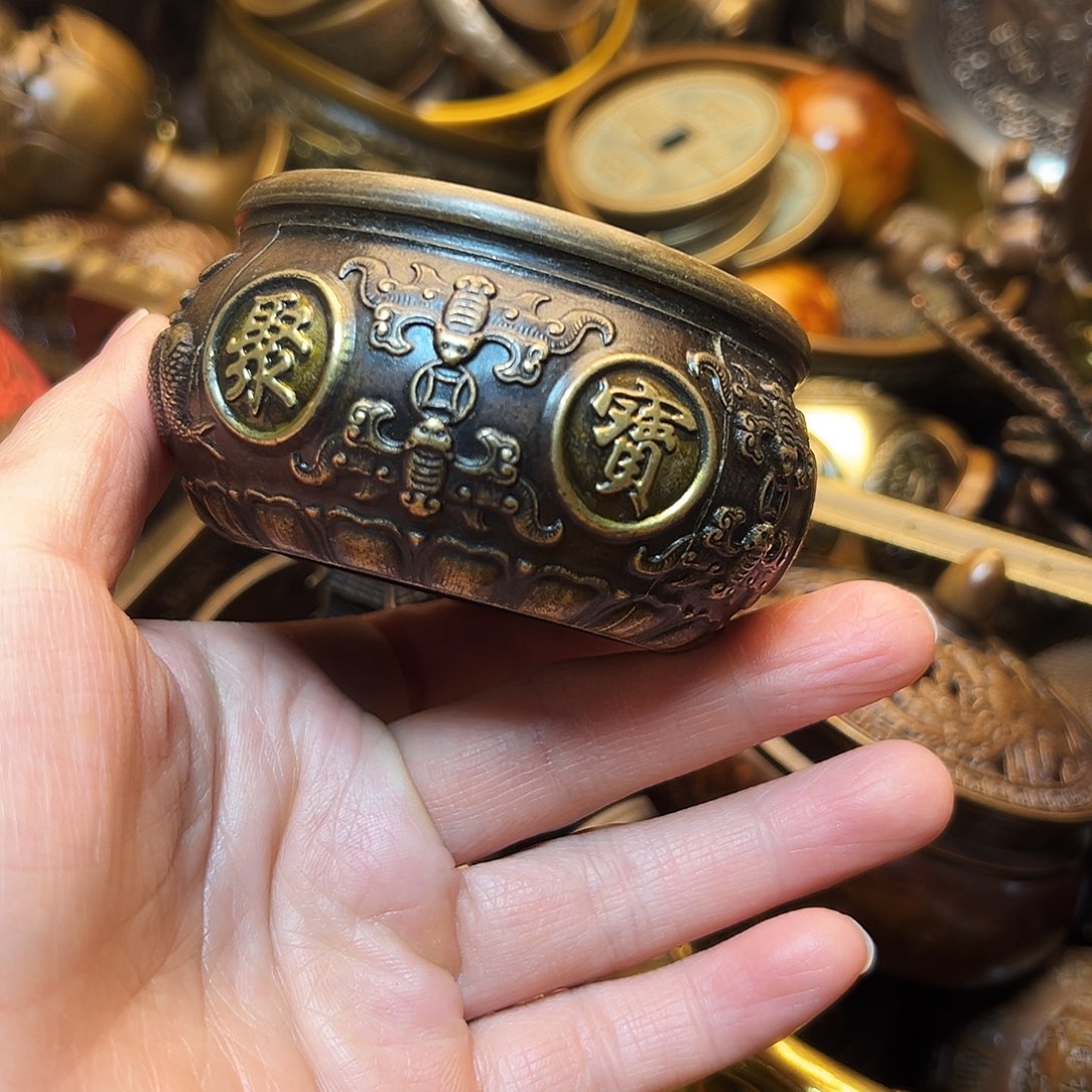 精美铜器工艺品等