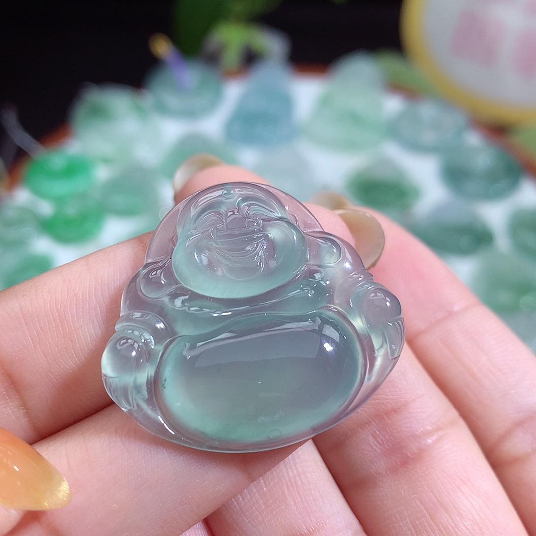 翡翠未镶嵌颈饰佛公