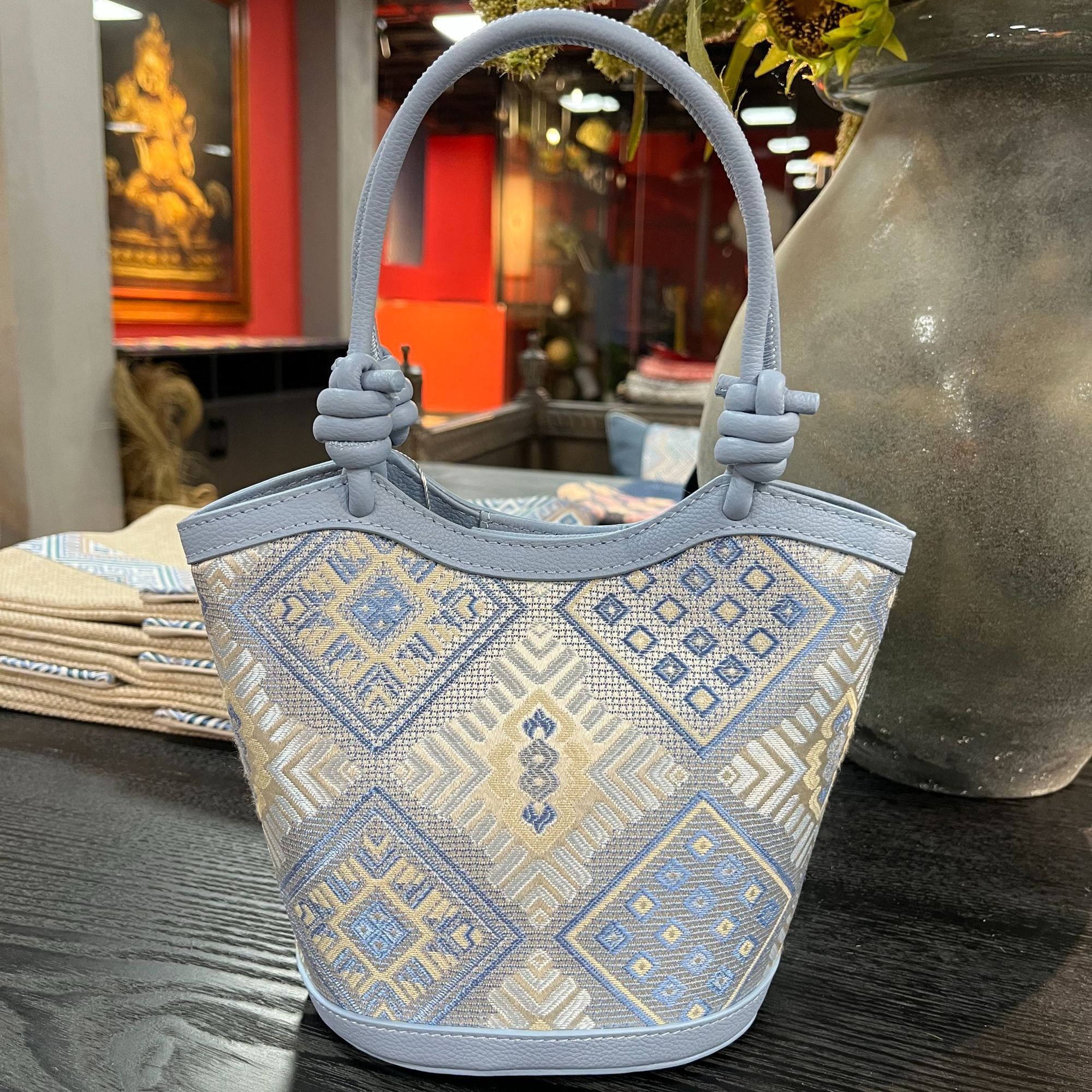 广西非遗壮锦包包 小号菜篮子包包浅蓝凤凰花 