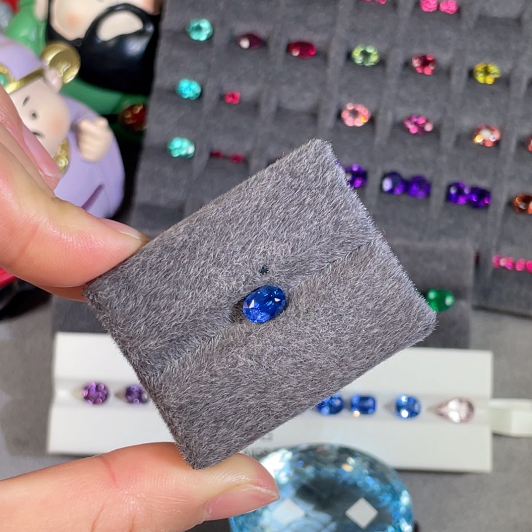 蓝宝石裸石未镶嵌1.30ct