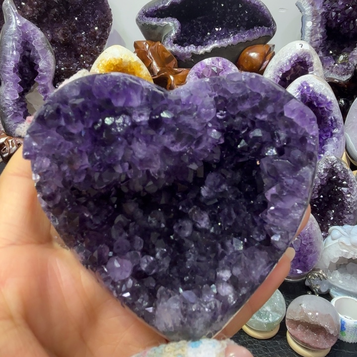 紫晶未镶嵌大型摆件（非配饰）