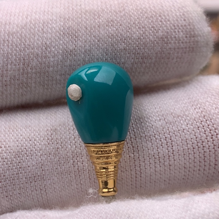 绿松石车挂18K金镶嵌