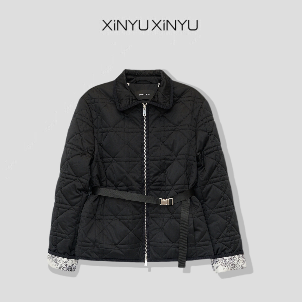 XINYU/芯与『真我』90白鹅绒菱格花色里拼接腰带羽绒服 41289 时尚