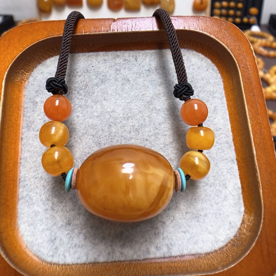 蜜蜡颈饰未镶嵌阿*蜜蜡